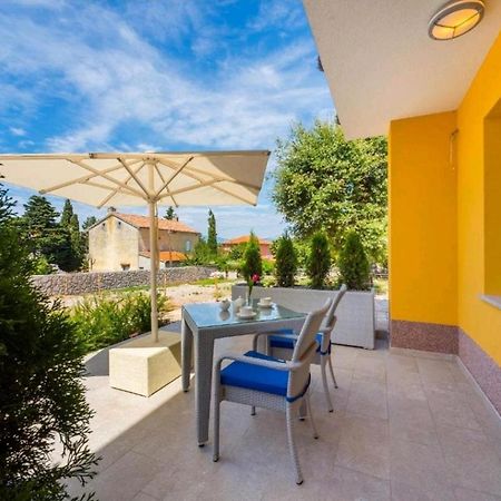 Adriatico Apartment Omisalj Bagian luar foto