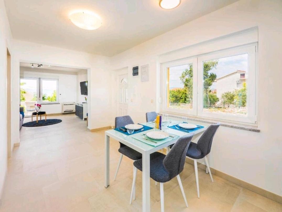 Adriatico Apartment Omisalj Bagian luar foto